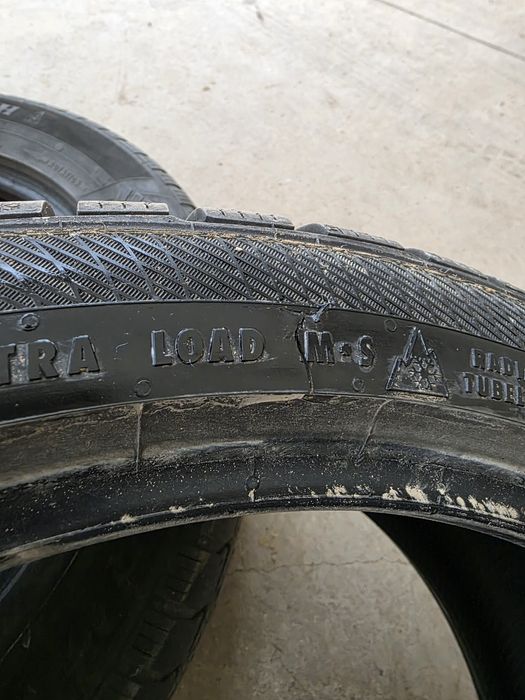 Cauciucuri iarna 235/35/R19