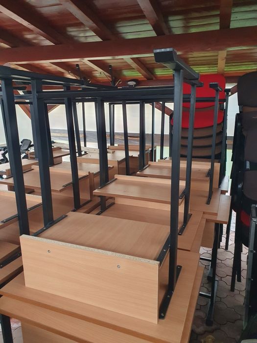 Pupitru / birou / banca