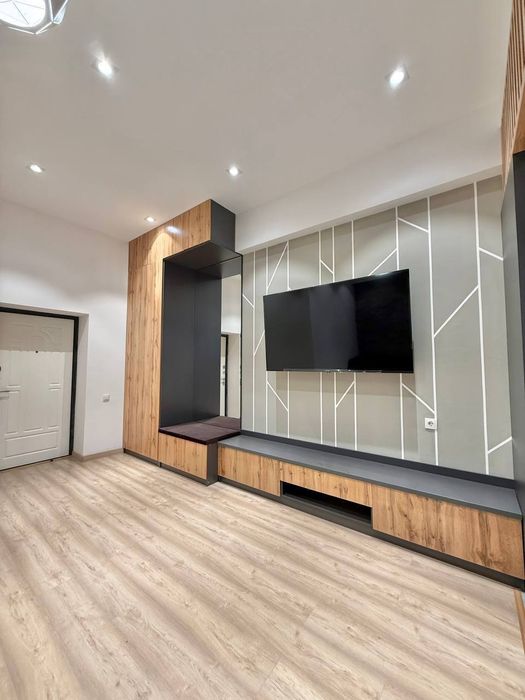 Продается 1в2 комнатная квартира в ЖК Poytaht Gavhari, Юнусабад, Ц-2