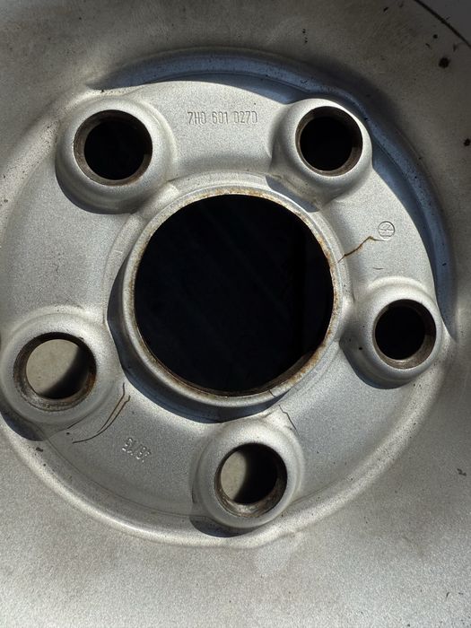 Продавам 4 бр VW ламаринени джанти 16 цола