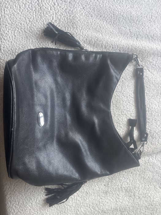 Дамска черна кожена чанта