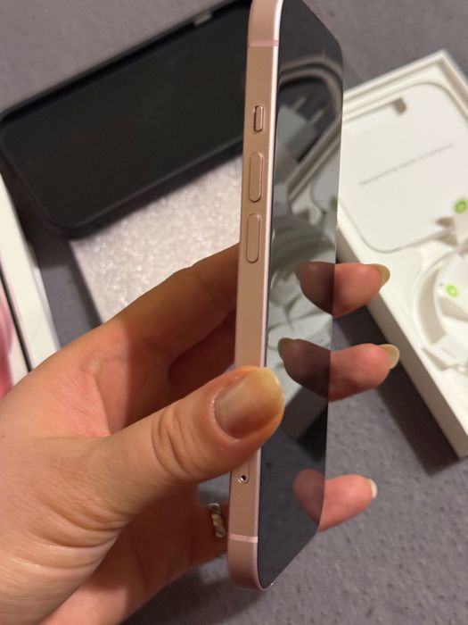 iPhone 15 Pink 128GB с гаранция 97%