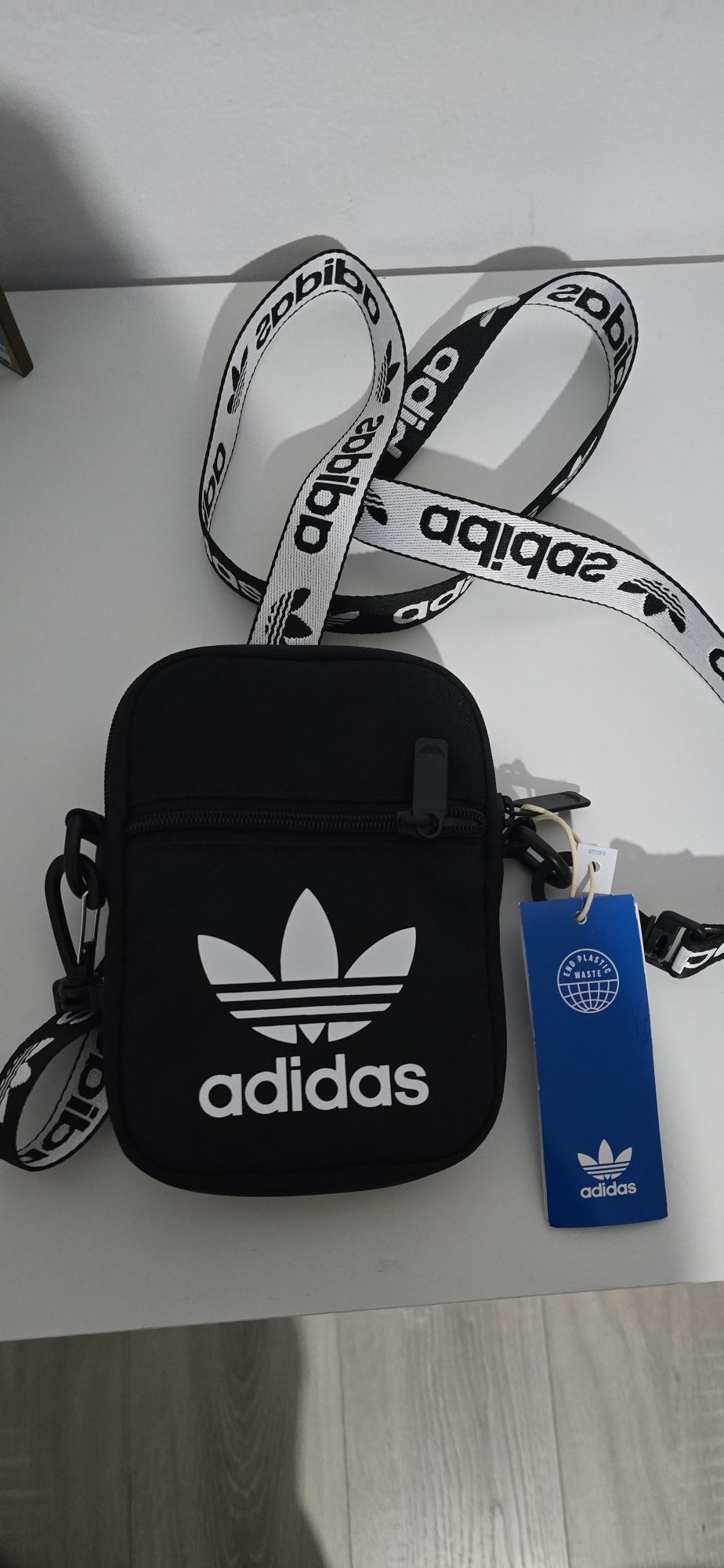 Borseta adidas  alb / negru