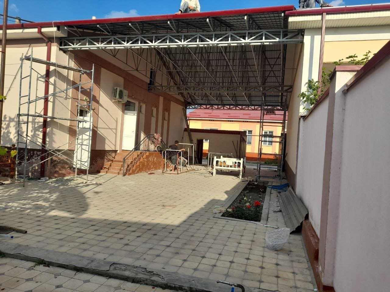 Tom naves issiqxona mini istadyon katej tomlari