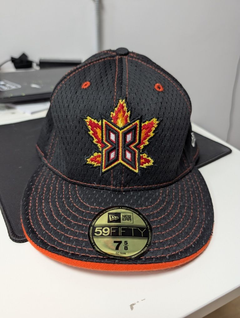 различни шапки new era patagonia