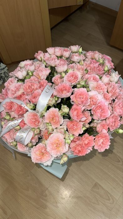 Продам цветы только утром получила. Адрес Уалиханова 32. Зеленный база