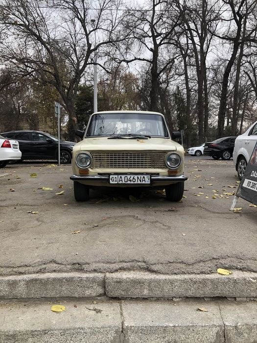 Vaz 2101 sotiladi