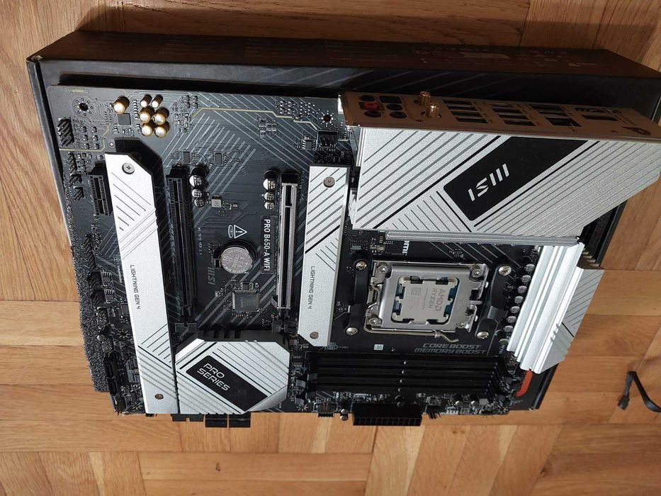 AMD Ryzen 7 9700X + MSI Pro B650-A Wi-Fi