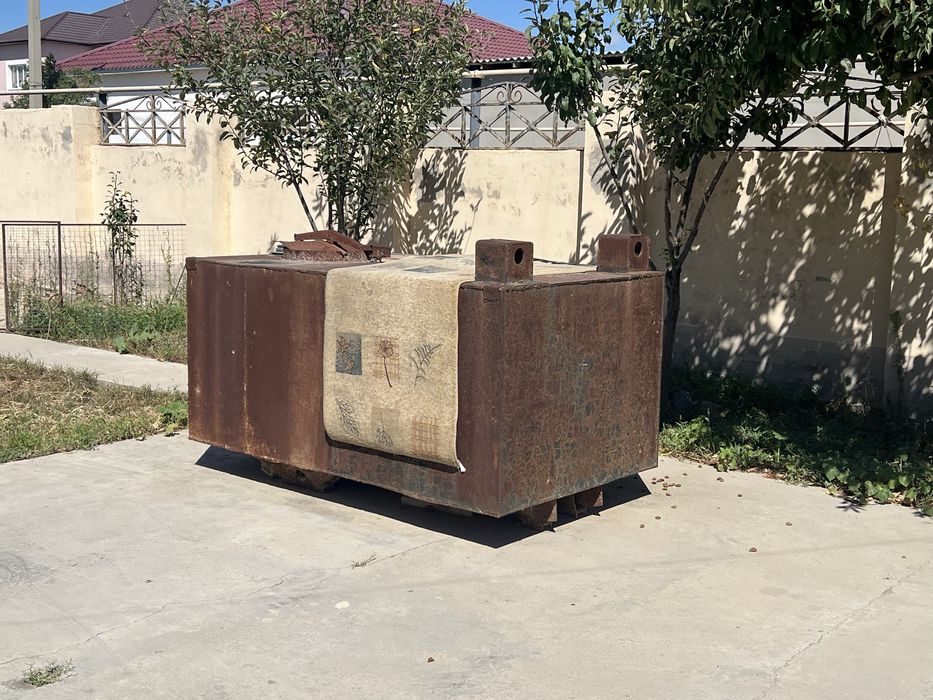 Продам емкость   2.5 тон