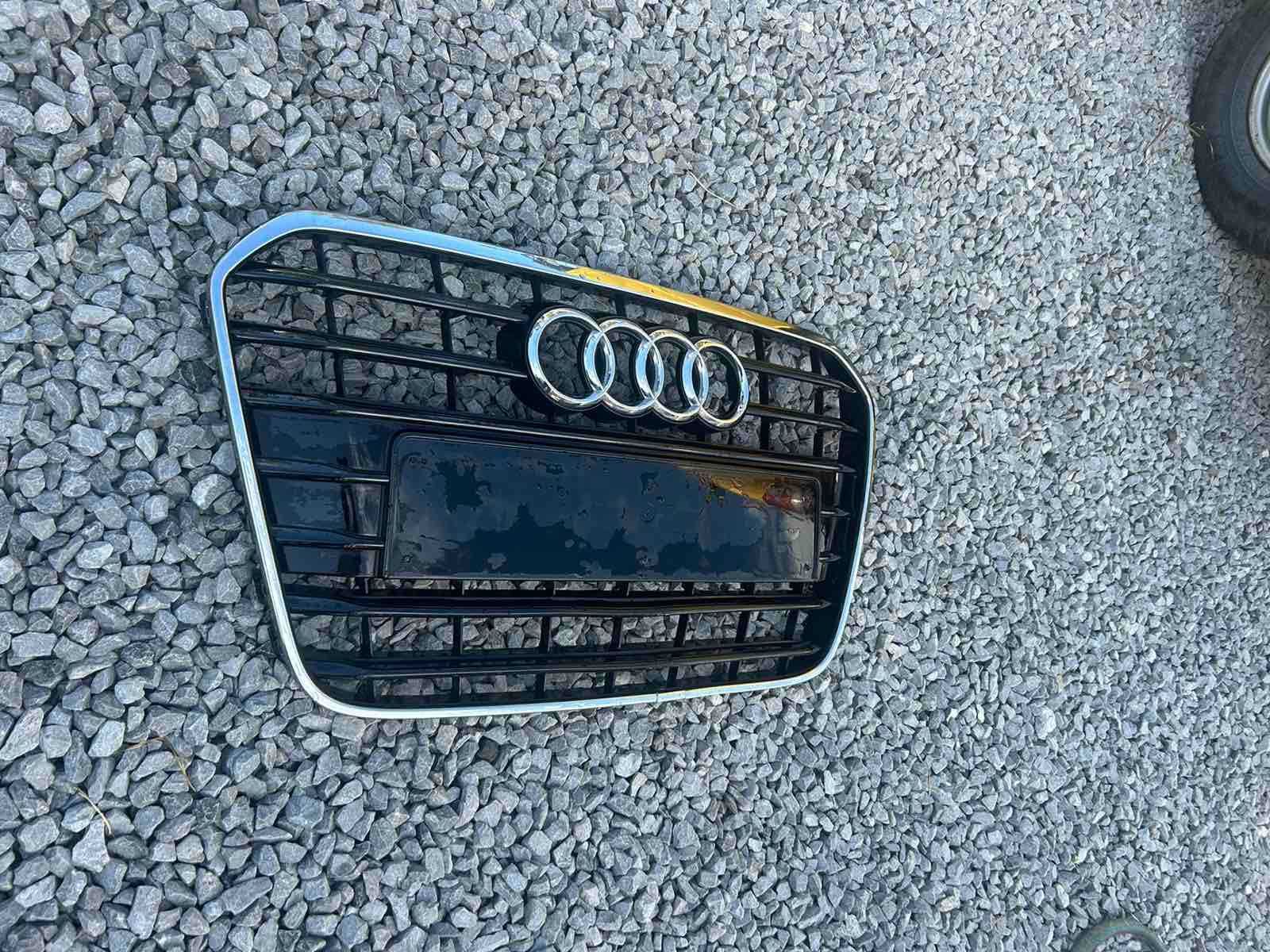 решетка с емблема  Audi A6 , C7 модел 2011-2018 г. #512S
