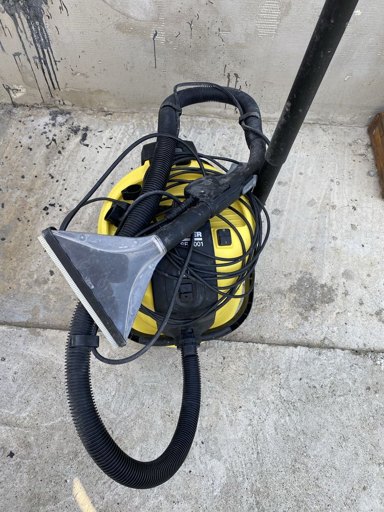Aspirator cu spalare karcher SE 4001
