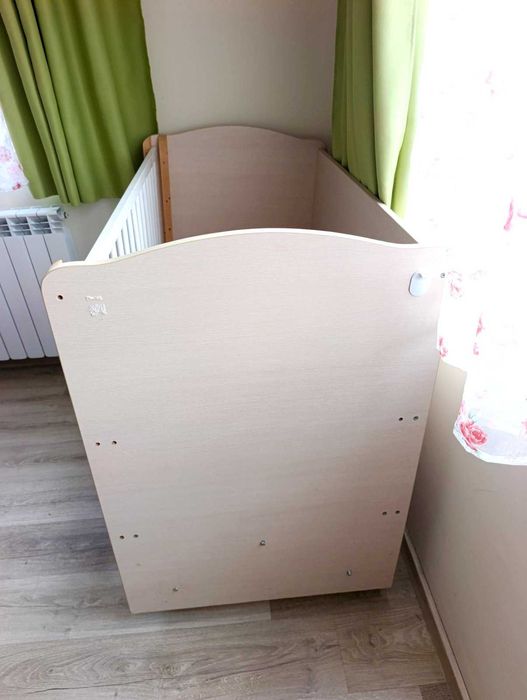 ПОДАРЯВАМ детска кошара с размери 125/70/105