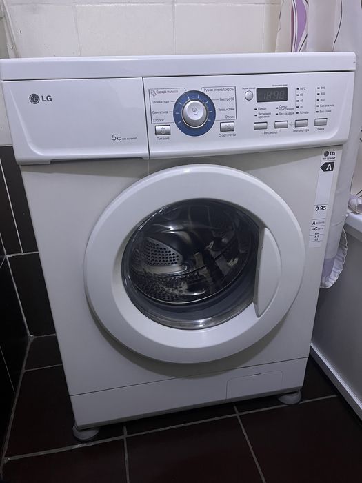 Продам с тиральную машинку LG