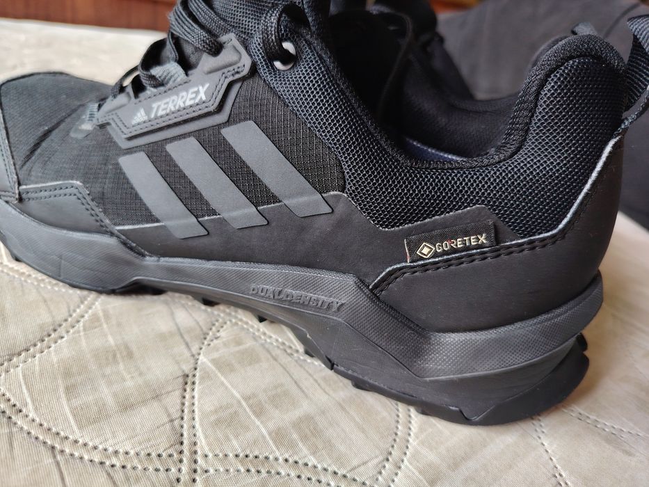 Продавам Адидаса GoreTex