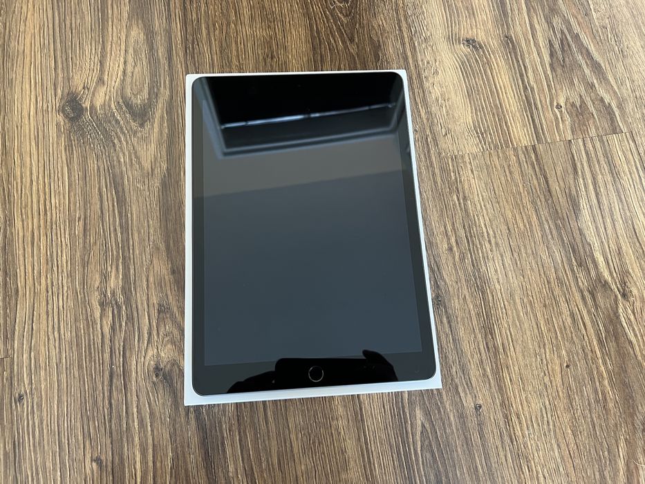 Apple Ipad 9 (2020) + apple pen 1 gen + apple keyboard folio