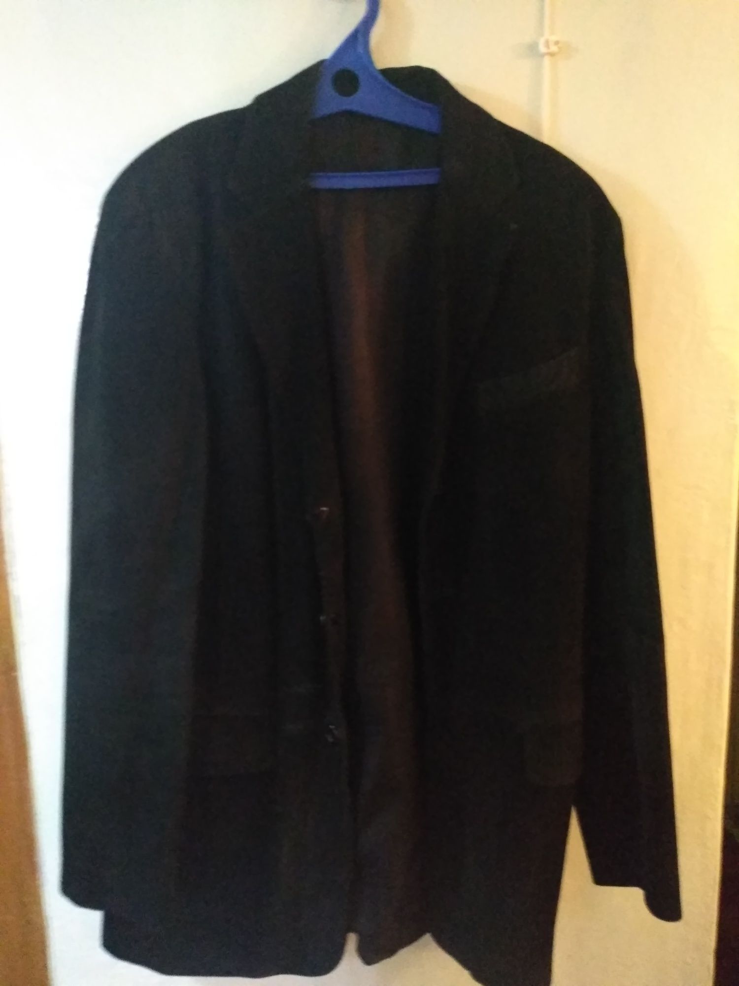 Продам черный замшевый кожаный пиджак