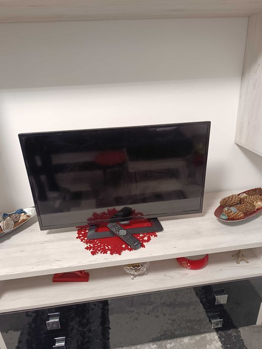 Tv Philips diagonala 80 cm stare funcționare perfecta.