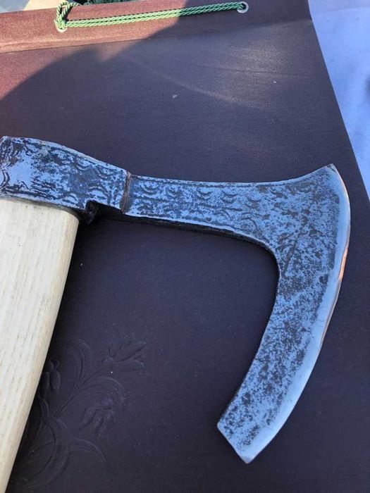 Lot vintage de 8 topoare si pumnale diferite