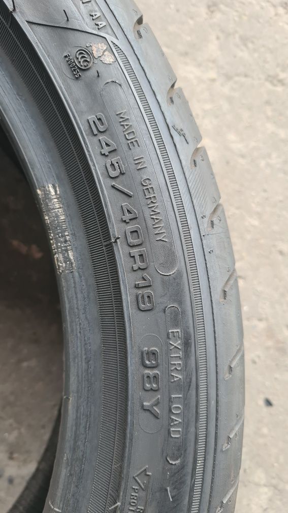 4 anvelope vara runflat Goodyear,fata 245/40/19,spate 275/35/19.