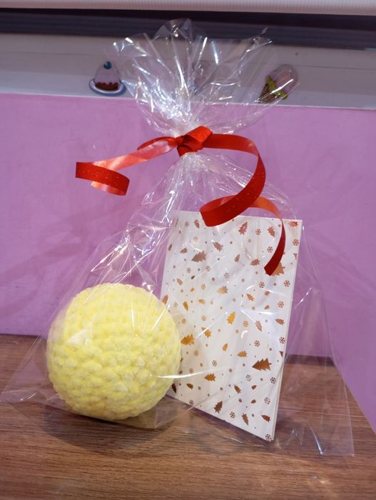 Плетени коледни топки