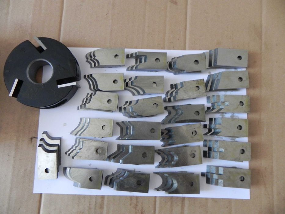 Freza cap butuc si set de 36 cutite pentru freza verticala sau abric