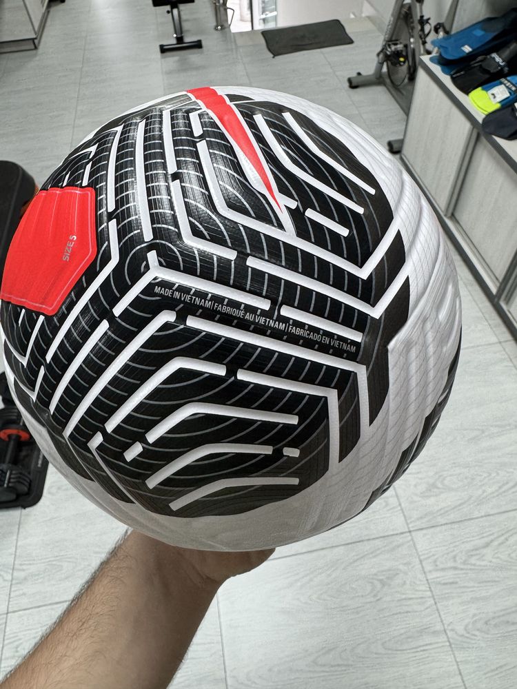 Nike Flight Pro Official 2023/2024 Футбольный мяч профессиональный