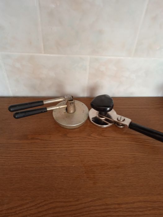 Продам закрутки механические и автоматические для закатывания солений