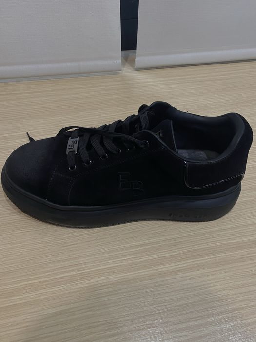 Sneakers Barbati Enzo Bertini Negri din Piele Intoarsa cu Logo Embolsa