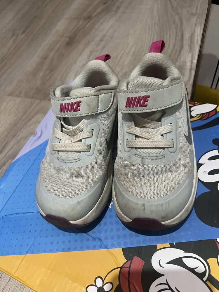 Детски маратонки nike и пантофи колев и колев