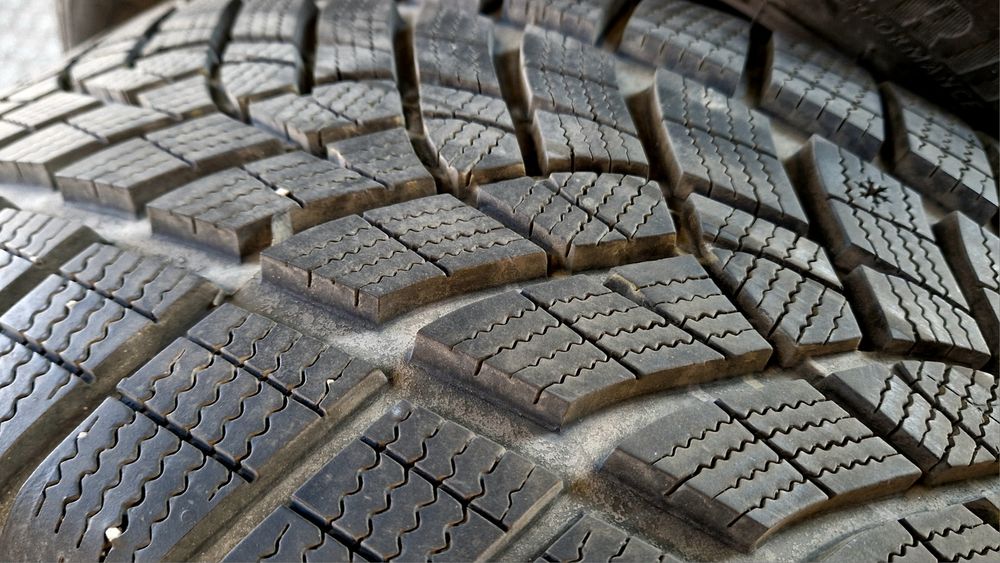 8мм 255/55/18 зимни гуми Goodyear UltraGrip Performance SUV