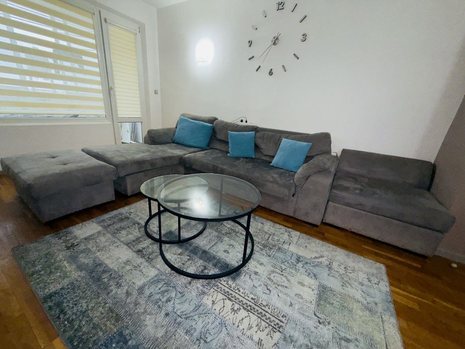 Голям десен ъгловдиван