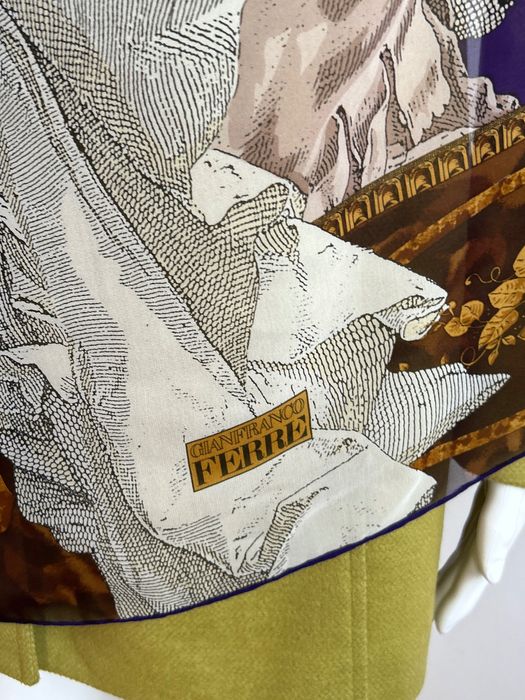 Gian Franco Ferre разкошен копринен шал