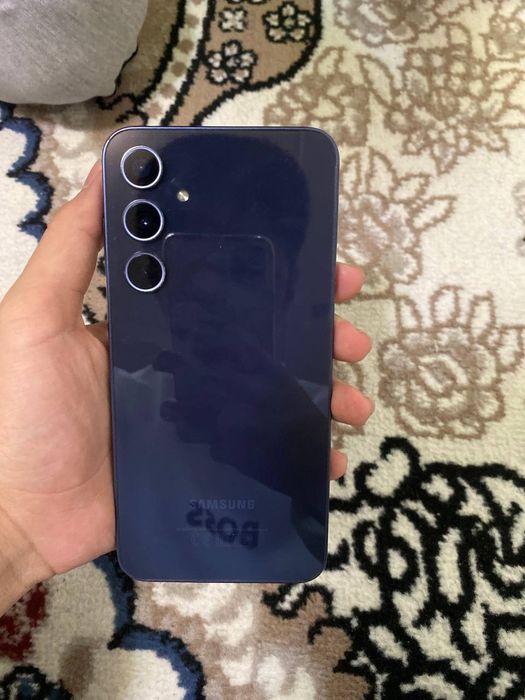 Samsung Galaxy a 35 256 GB 5 G RAAM 8 GB 
2.60