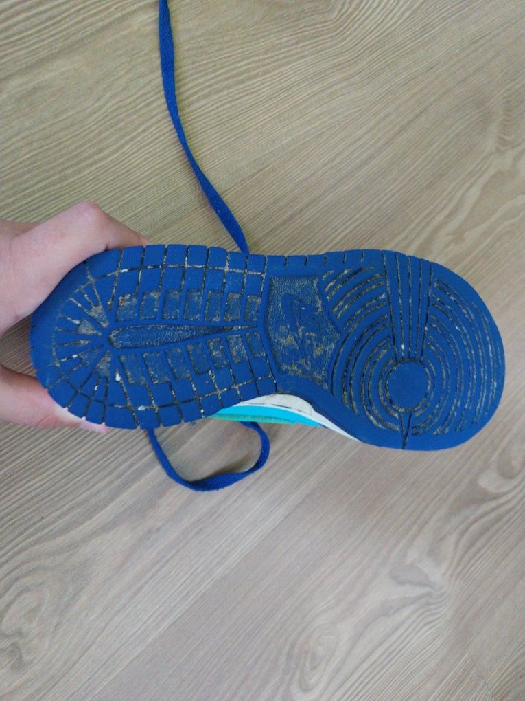 Обувки Nike есенни