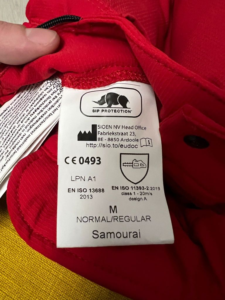 Pantaloni protecție