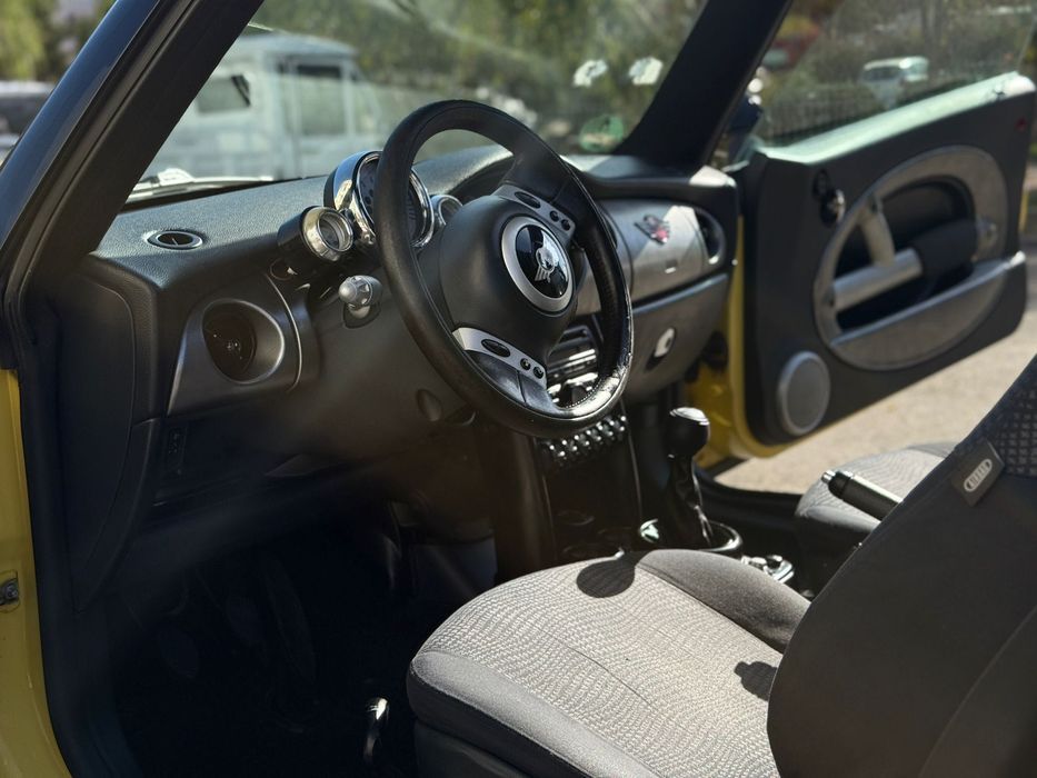 Vând Mini Cooper din 2002, cu pachet S, în stare foarte bună