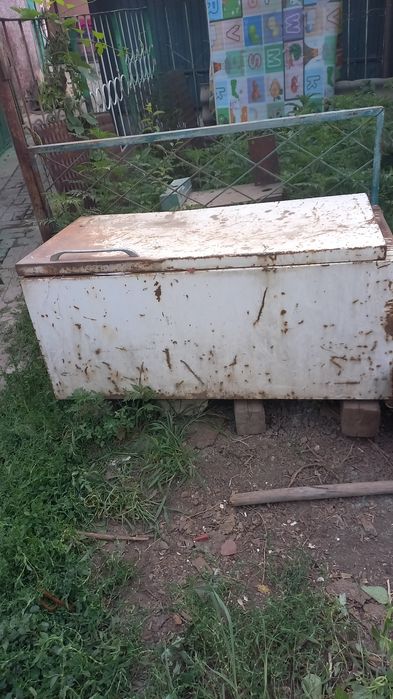 Ящик холоделник бу продам или обмен курицу  или петуха.