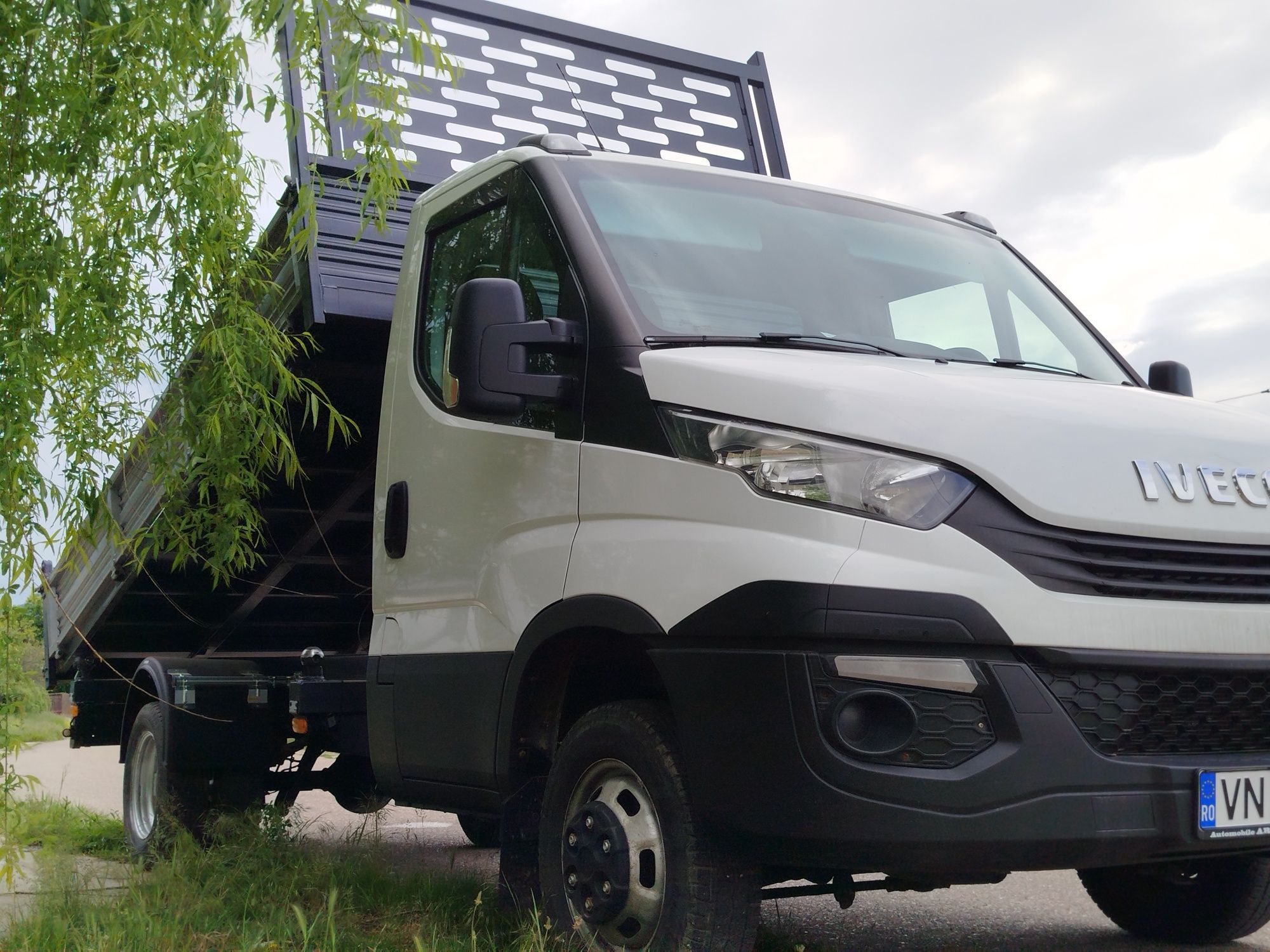 Iveco daily basculabil pe cutie