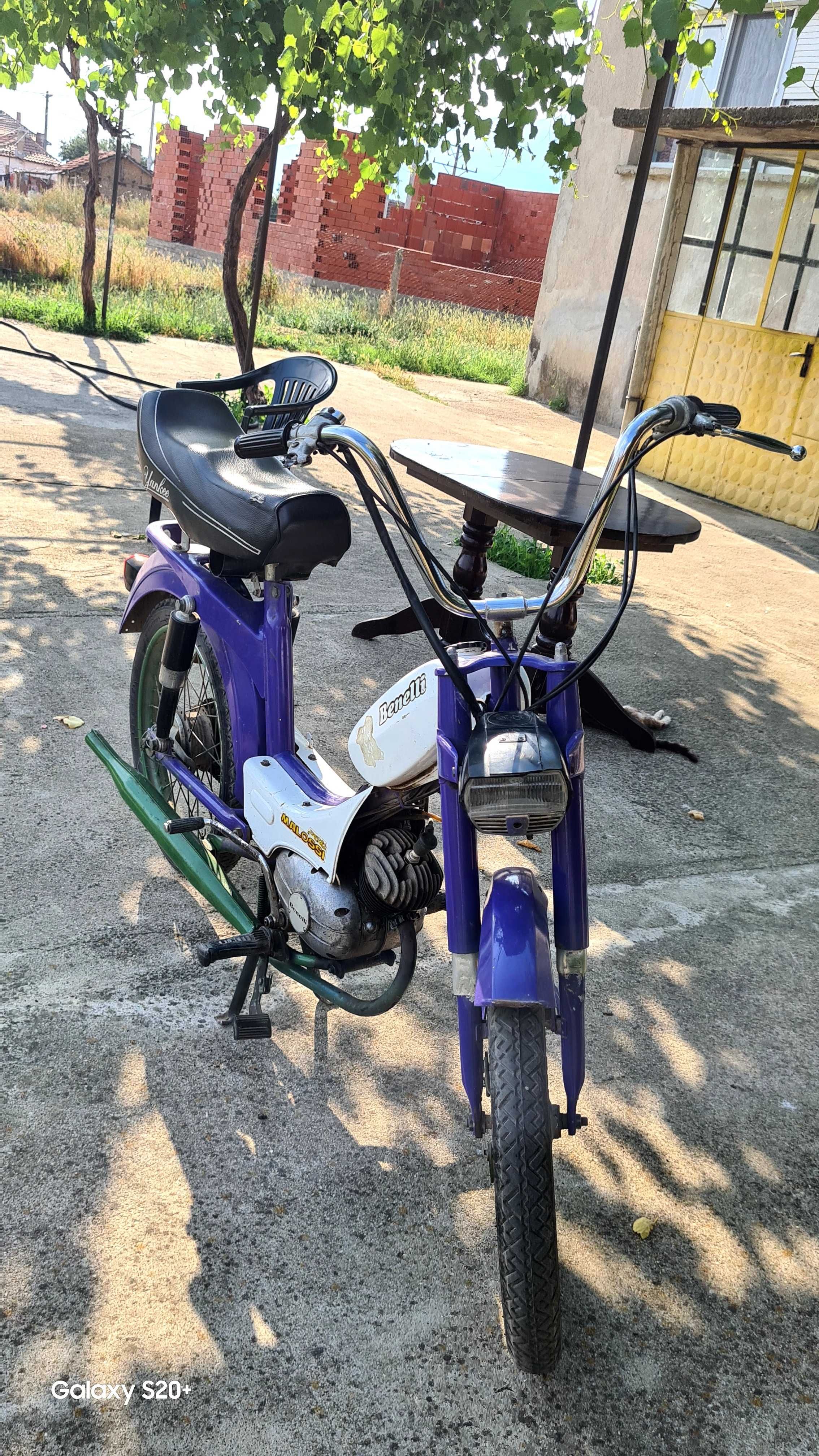 Продавам мотор Benelli 50 kubika