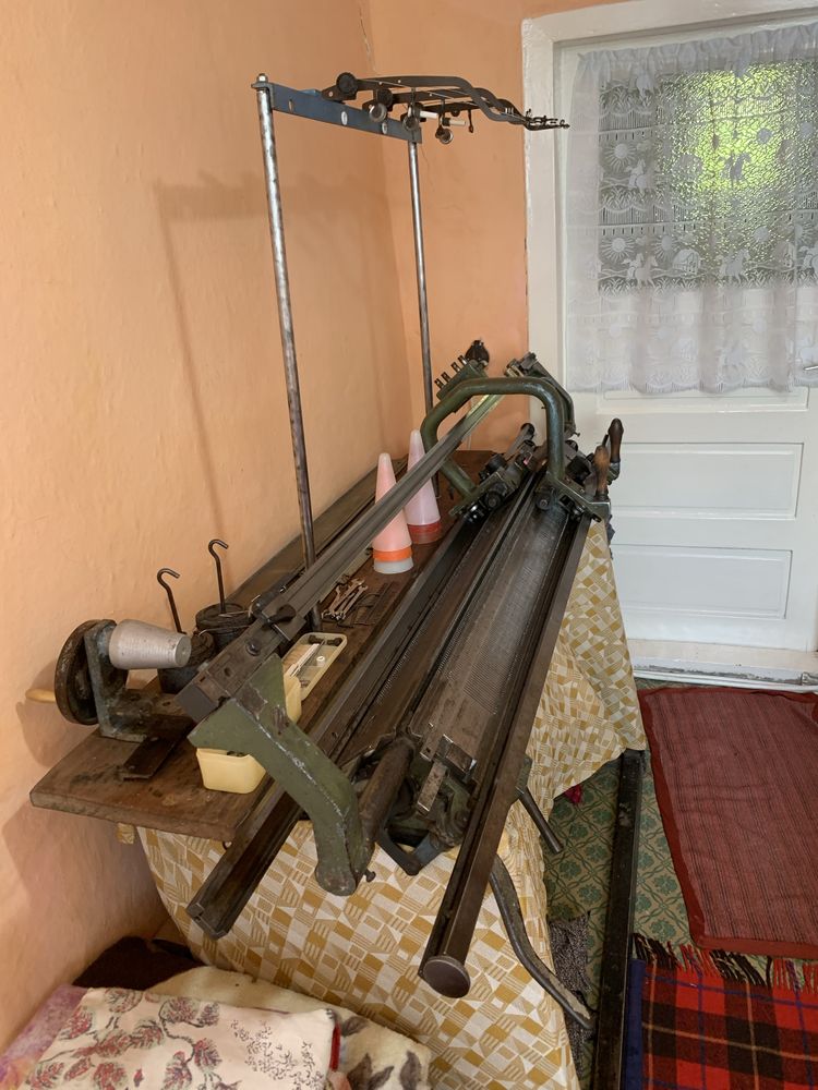 Masina de tricotat