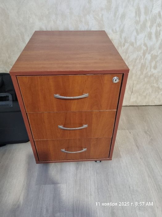 Продам тумбу в отличном состояний