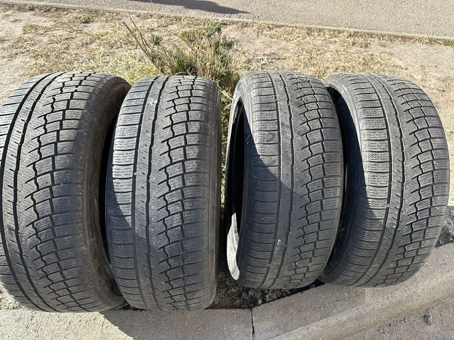 Зимние шины 235/55/18 б/у