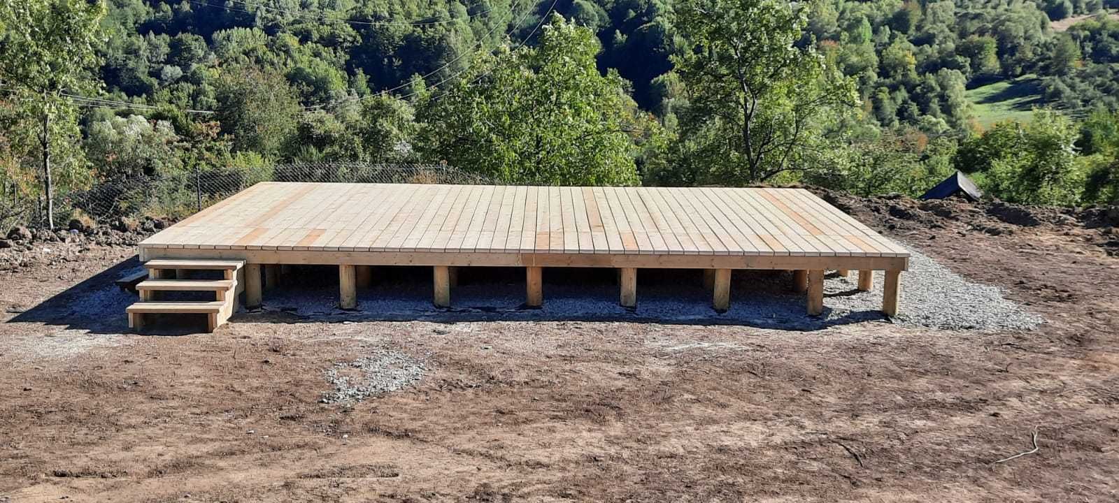 Platforme din lemn pe piloni pentru constructii, pontoane sau glamping