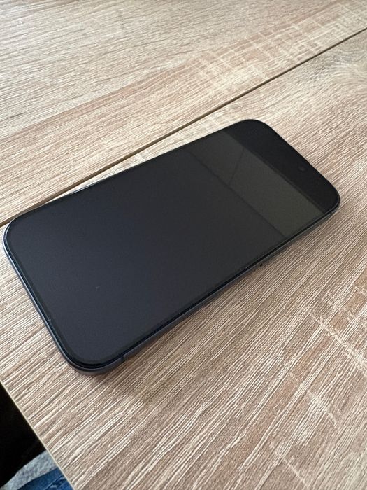 Vand iphone 17 256gb ca nou