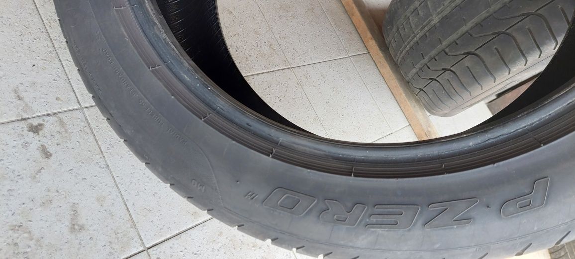 255/45 R19 100W Pirelli Pzero cu buza de protecție a jantelor