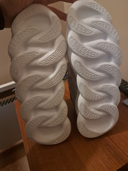 Продавам мъжки маратонки