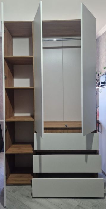 Шкаф в идеальном состоянии!