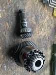 Grup conic coroana si pinion atac JOHN DEERE si CASE APL 345