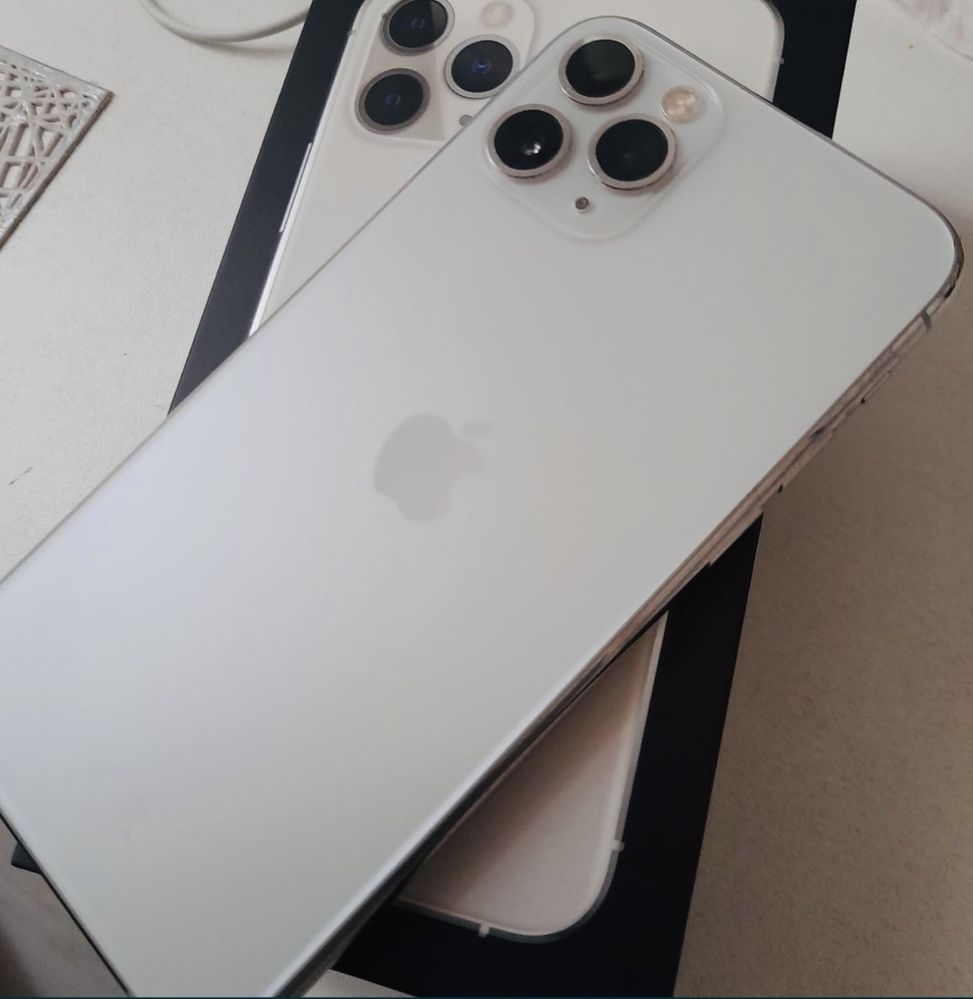 iPhone 11 pro silver full box scimb cu iphone plus dif din partea mea