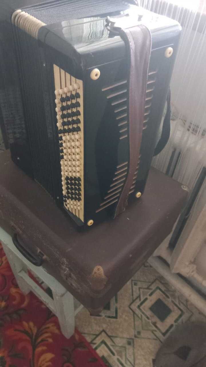 Продаю Баян почти как новый